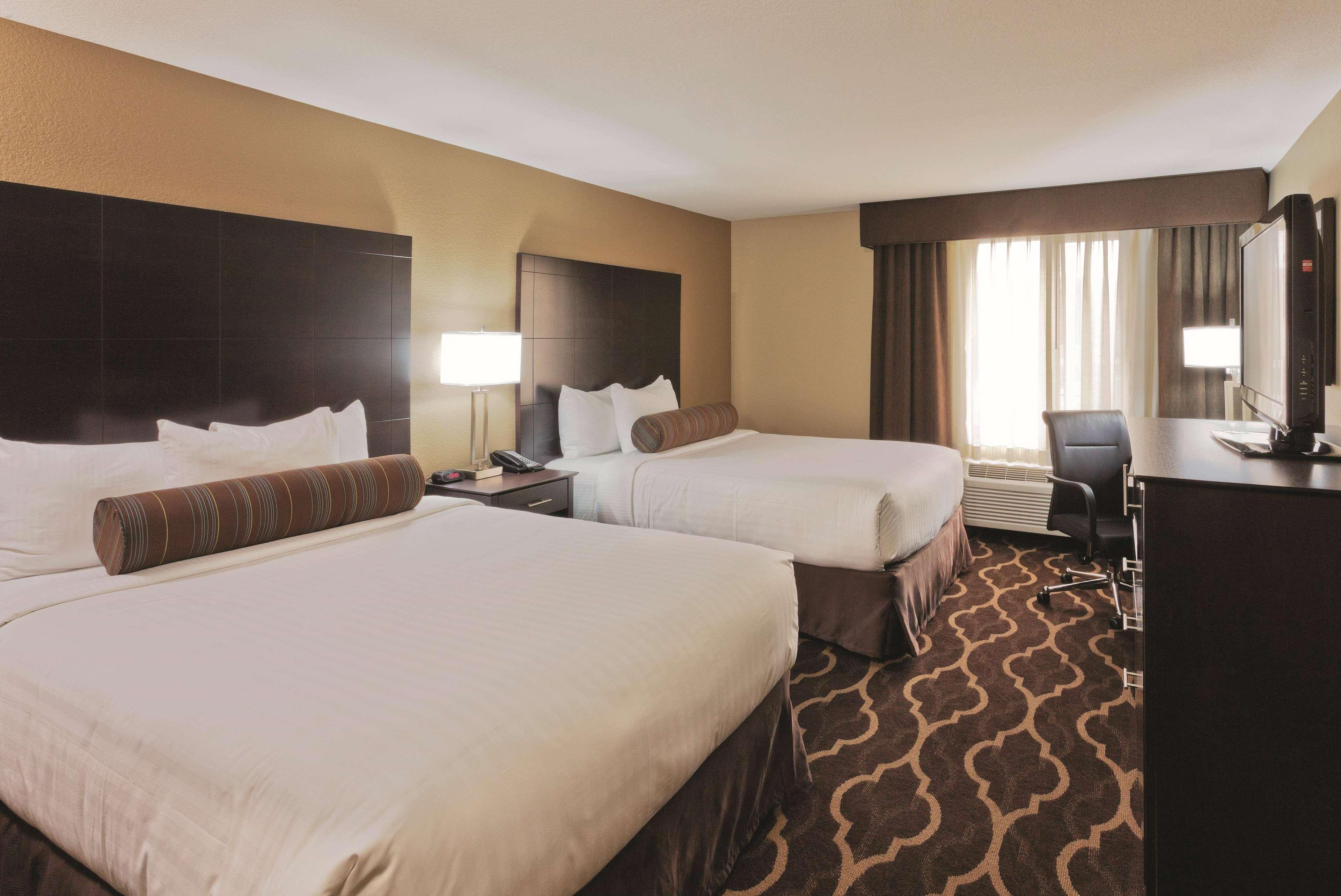 La Quinta Inn & Suites By Wyndham Lv Tropicana Stadium Las Vegas Extérieur photo