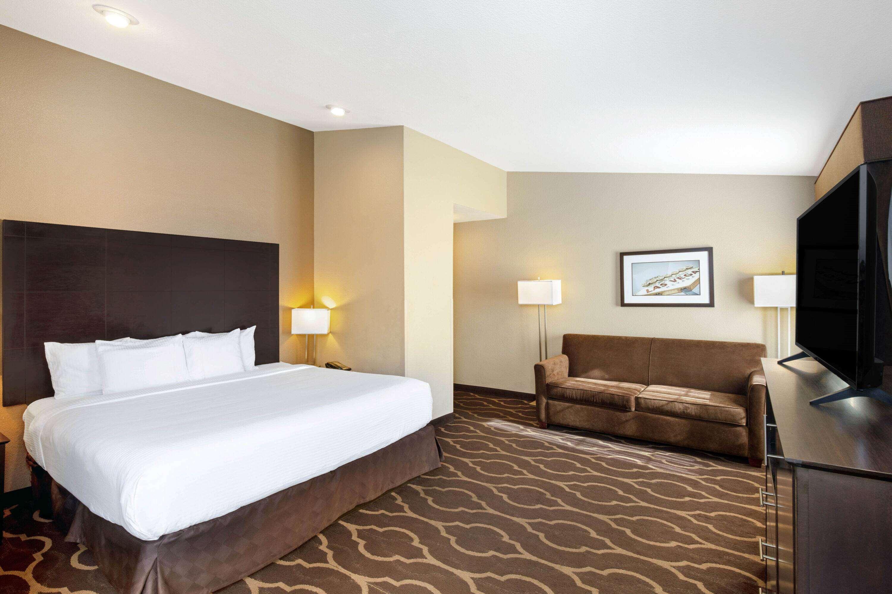 La Quinta Inn & Suites By Wyndham Lv Tropicana Stadium Las Vegas Extérieur photo