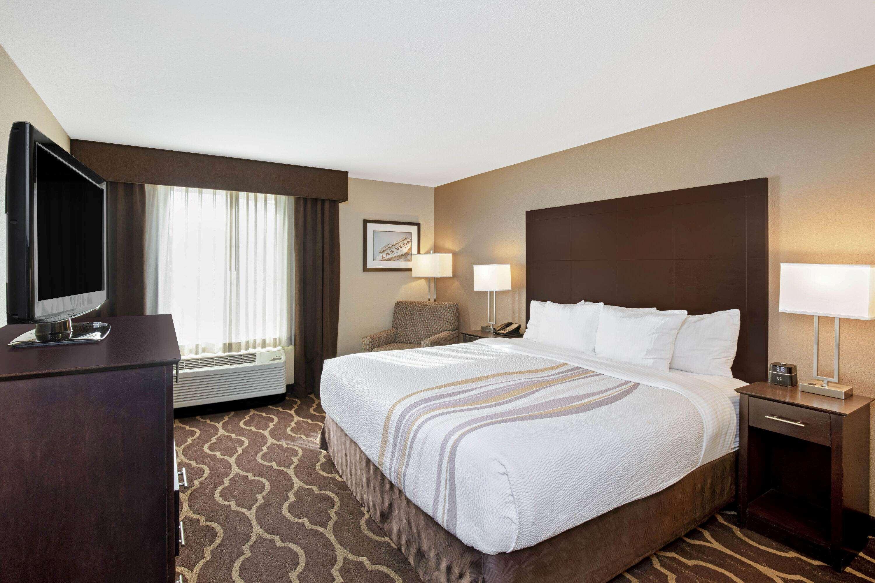 La Quinta Inn & Suites By Wyndham Lv Tropicana Stadium Las Vegas Extérieur photo