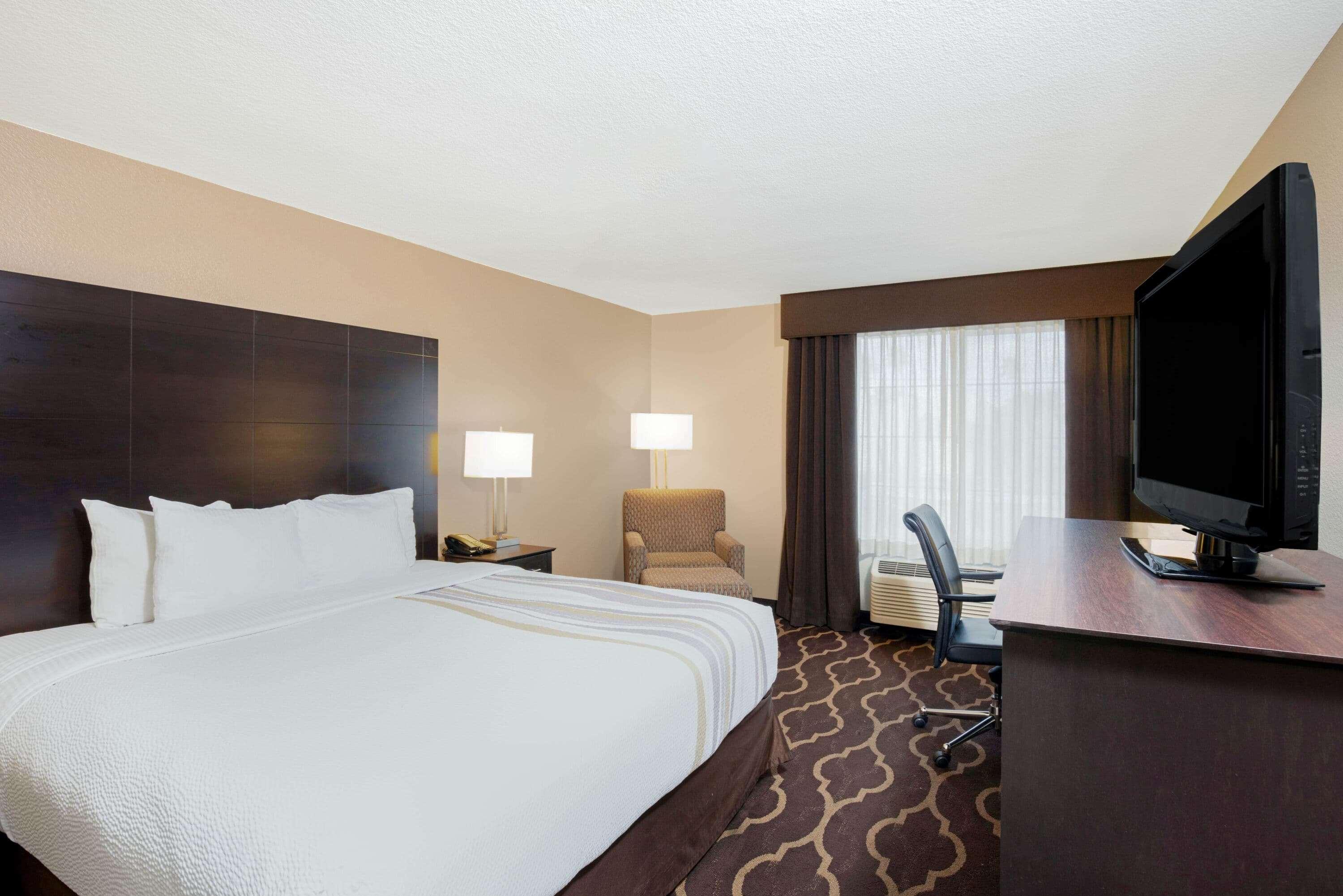 La Quinta Inn & Suites By Wyndham Lv Tropicana Stadium Las Vegas Extérieur photo