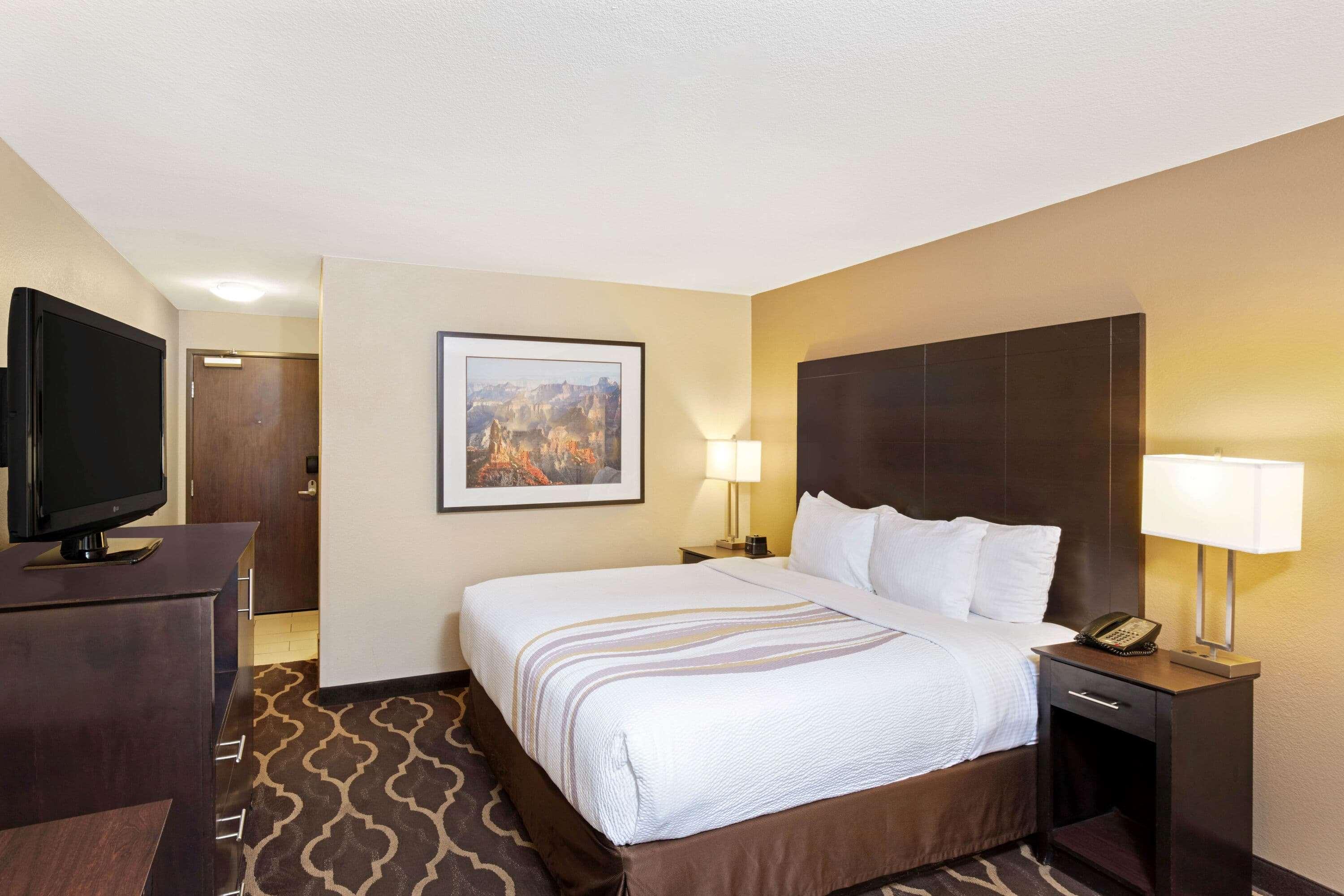 La Quinta Inn & Suites By Wyndham Lv Tropicana Stadium Las Vegas Extérieur photo