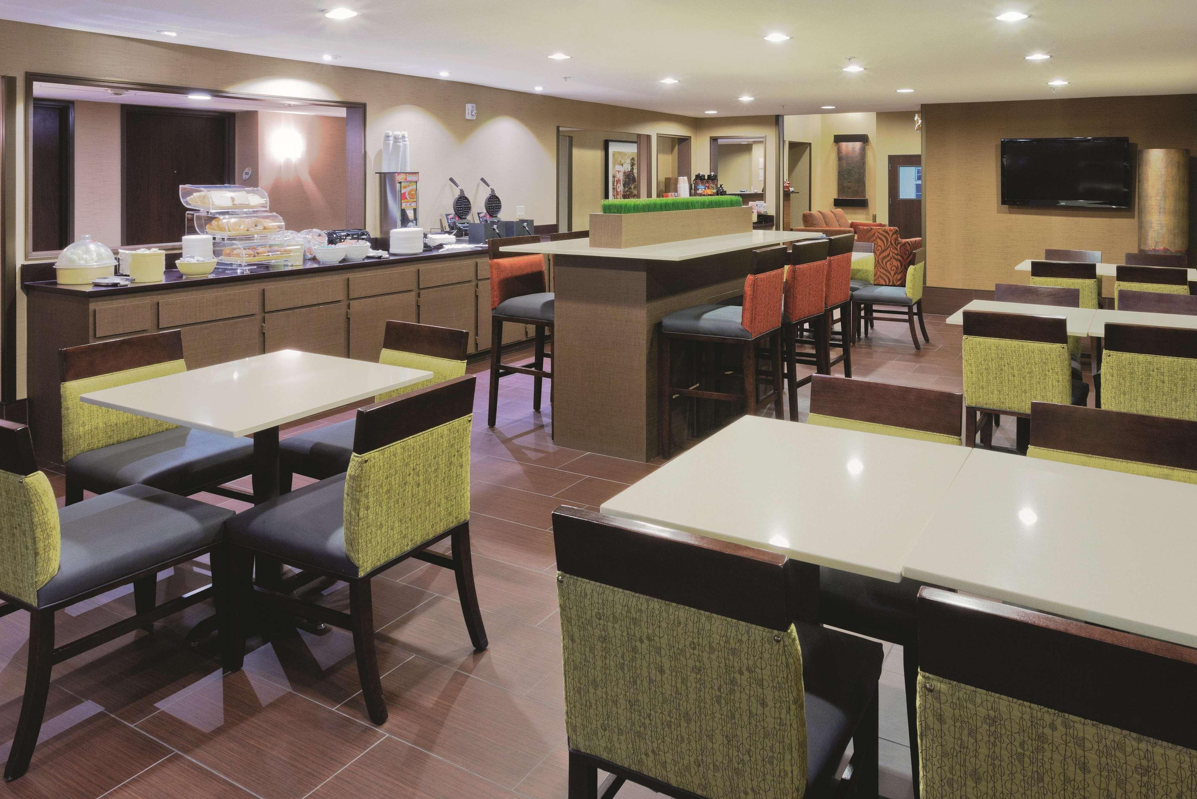 La Quinta Inn & Suites By Wyndham Lv Tropicana Stadium Las Vegas Extérieur photo
