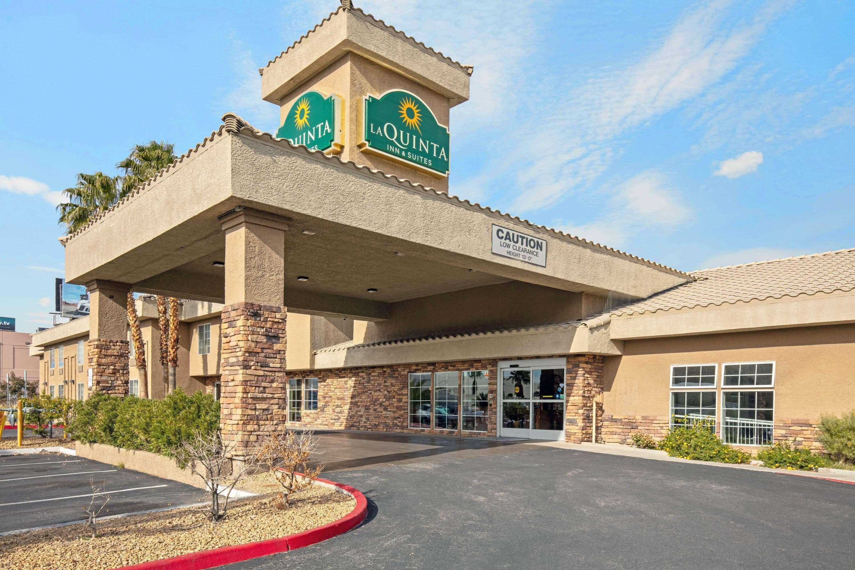 La Quinta Inn & Suites By Wyndham Lv Tropicana Stadium Las Vegas Extérieur photo