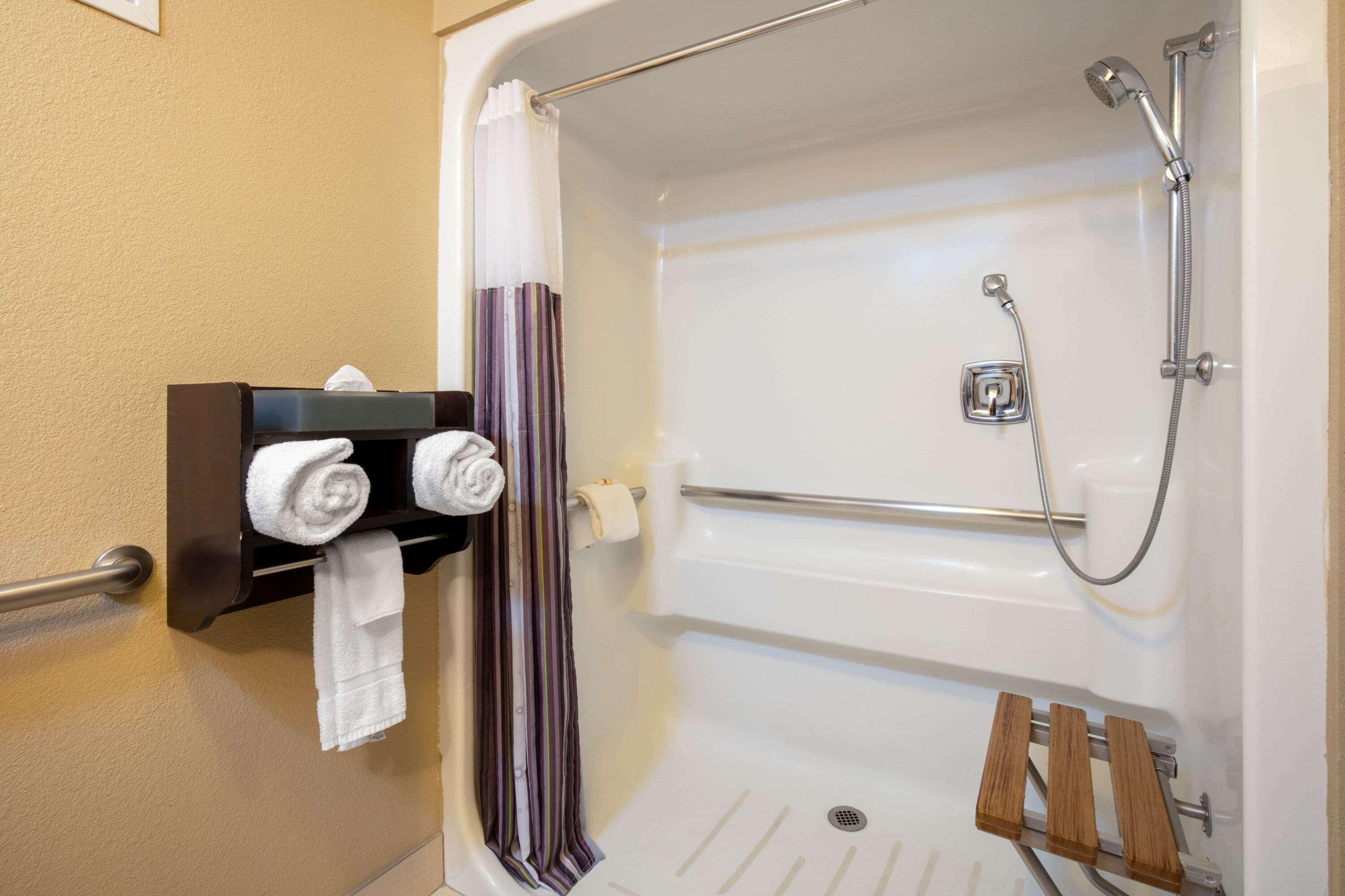 La Quinta Inn & Suites By Wyndham Lv Tropicana Stadium Las Vegas Extérieur photo
