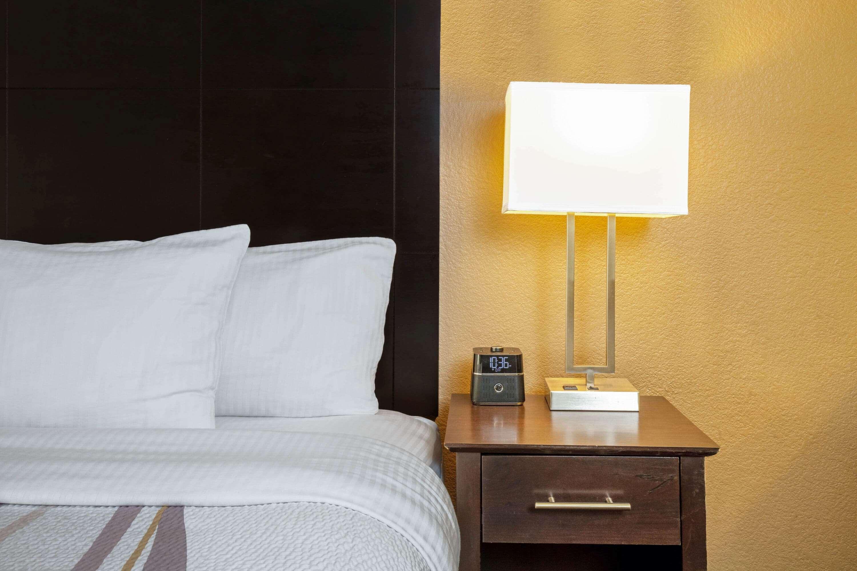 La Quinta Inn & Suites By Wyndham Lv Tropicana Stadium Las Vegas Extérieur photo