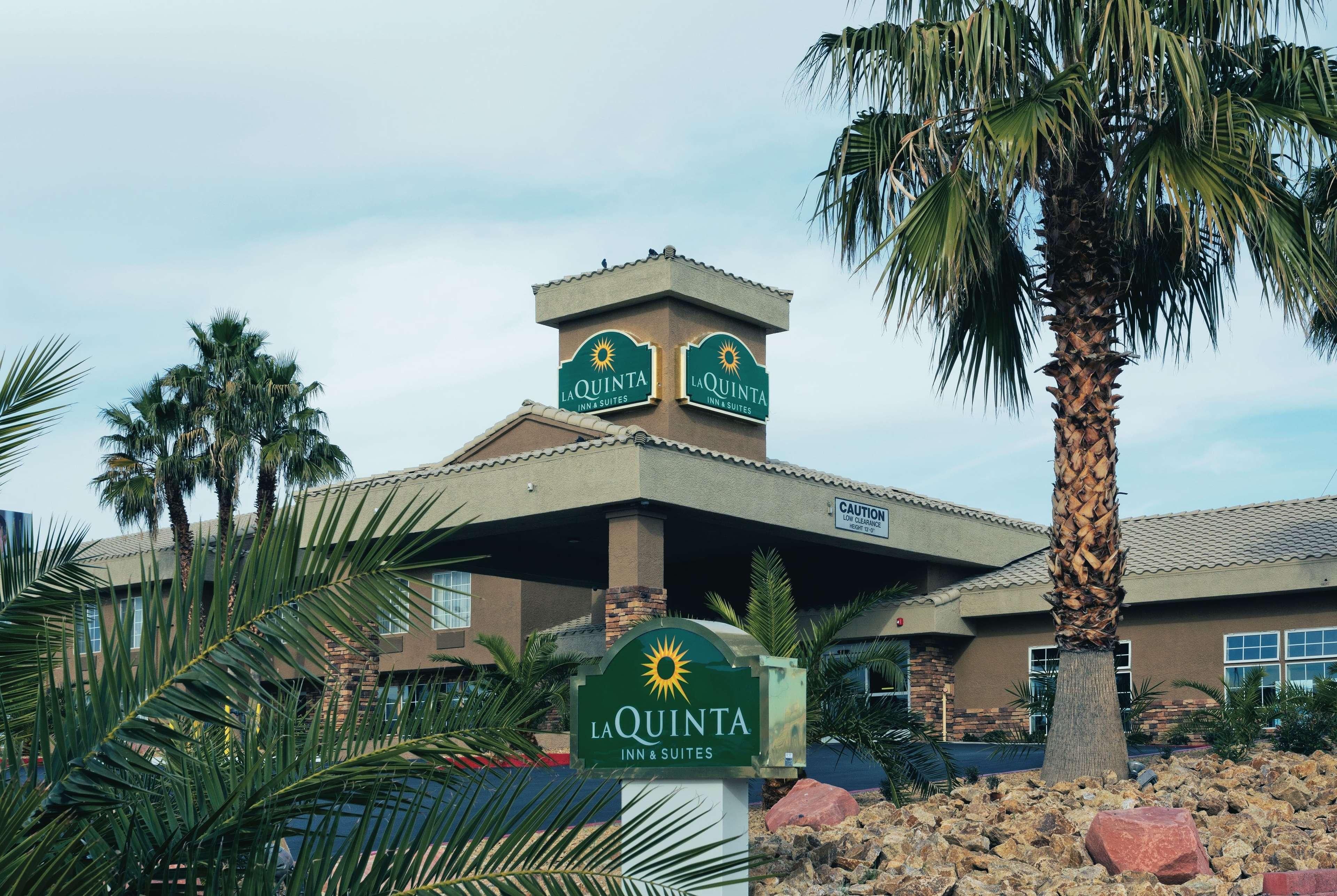 La Quinta Inn & Suites By Wyndham Lv Tropicana Stadium Las Vegas Extérieur photo