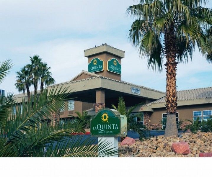 La Quinta Inn & Suites By Wyndham Lv Tropicana Stadium Las Vegas Extérieur photo