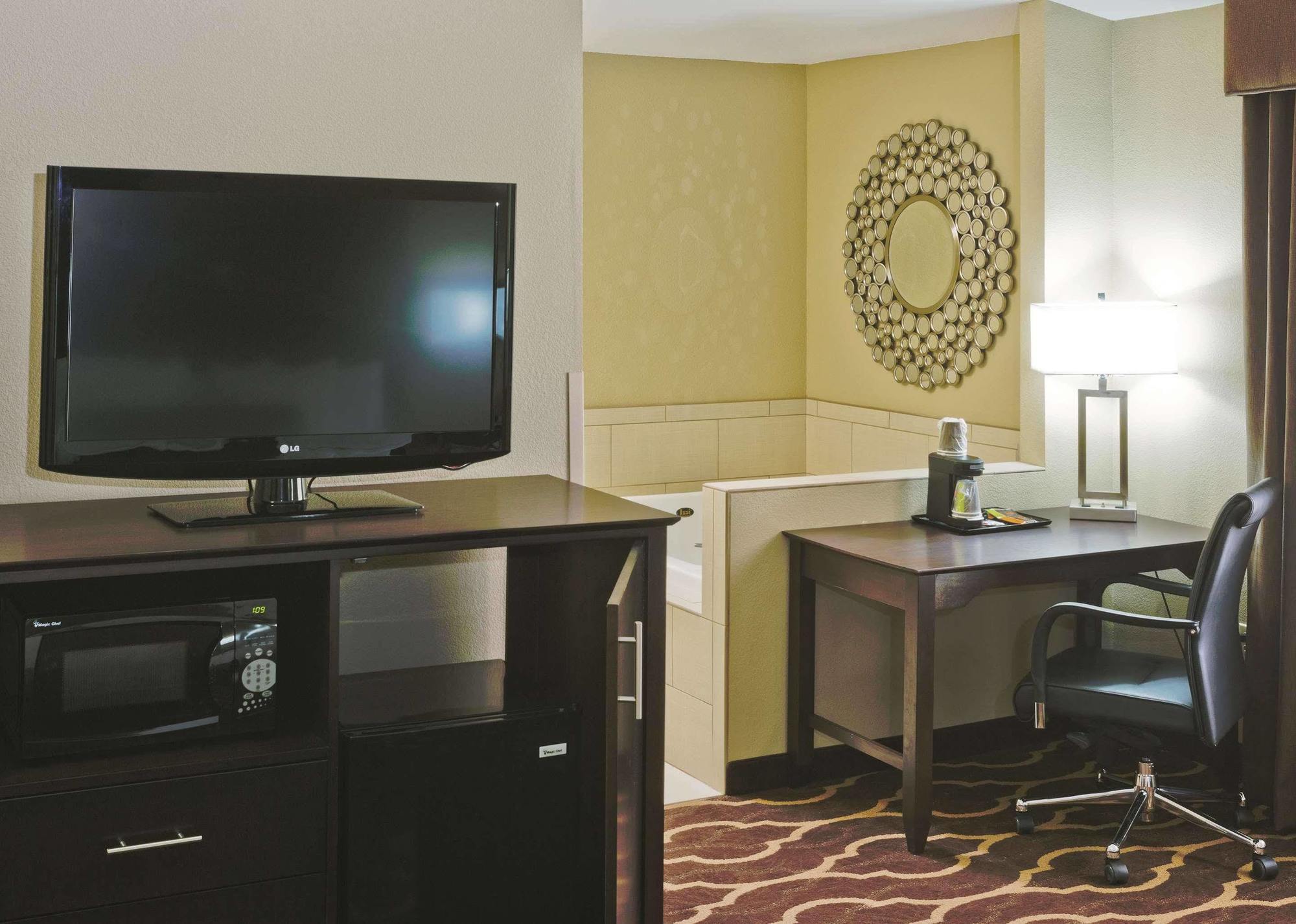 La Quinta Inn & Suites By Wyndham Lv Tropicana Stadium Las Vegas Extérieur photo