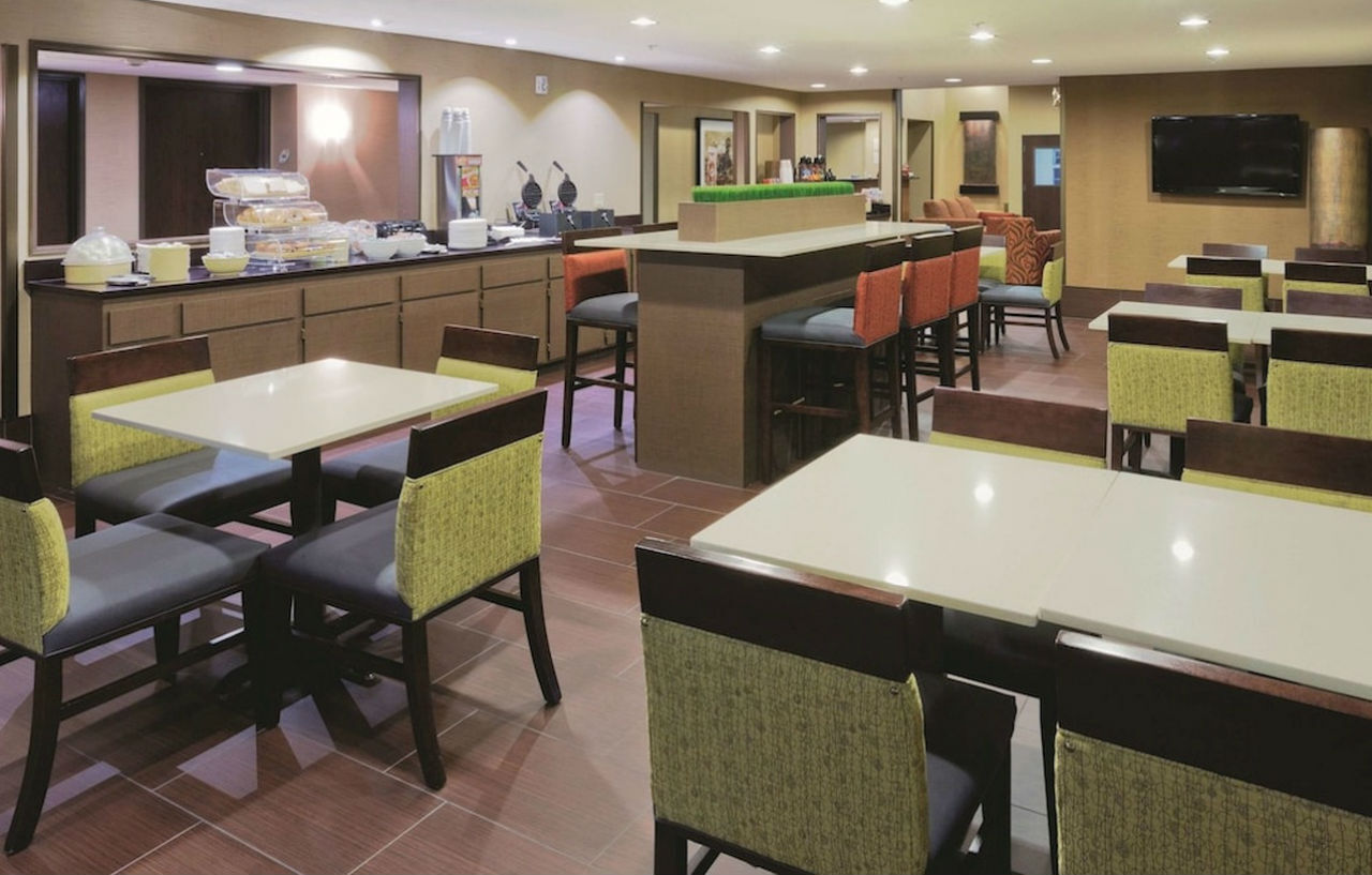 La Quinta Inn & Suites By Wyndham Lv Tropicana Stadium Las Vegas Extérieur photo